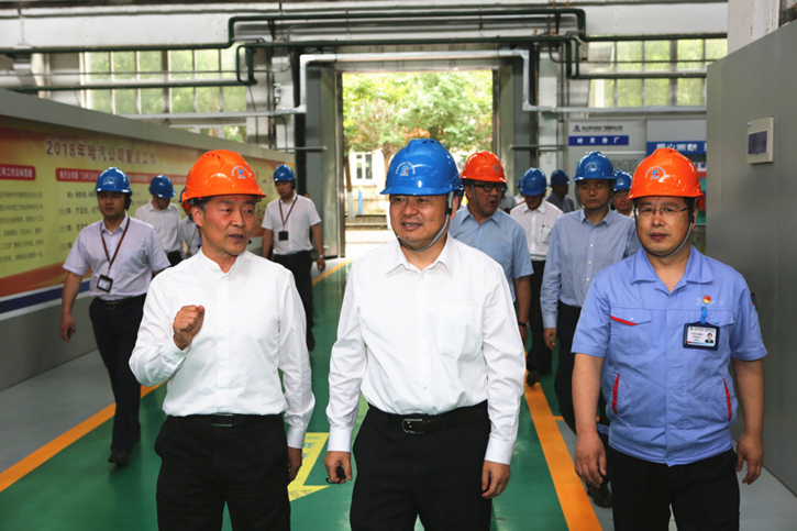郝鵬參觀(guān)考察哈電集團(tuán)所屬企業(yè)汽輪機(jī)公司